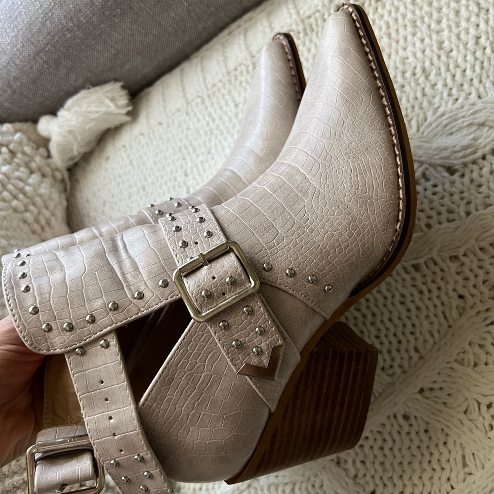 Buckle cowgirl booties